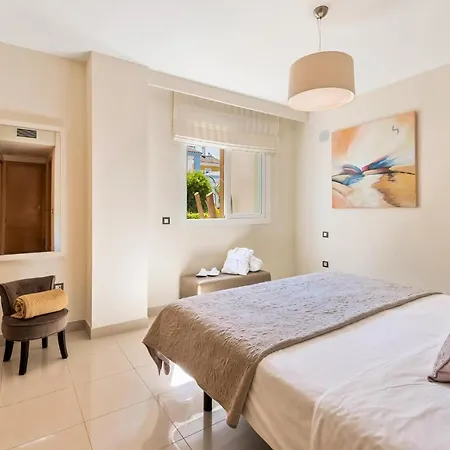 Appartement Awesome In With Kitchenette *